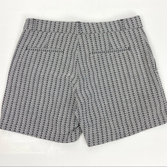 BANANA REPUBLIC 5 Inch Tailored Shorts Black/White   Size 2 - Picture 9 of 9